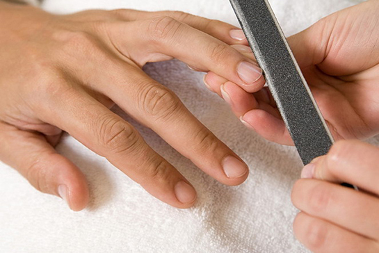 Evde Tırnak Bakımı Nasıl Yapılır?